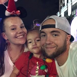 Meet your Posher, Casey